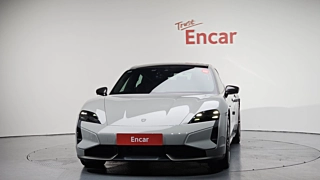 PORSCHE TAYCAN 2024