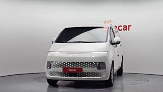 HYUNDAI STARIA 2024