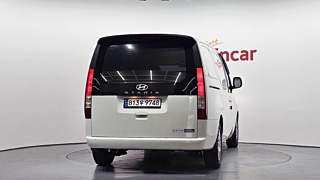 HYUNDAI STARIA 2024