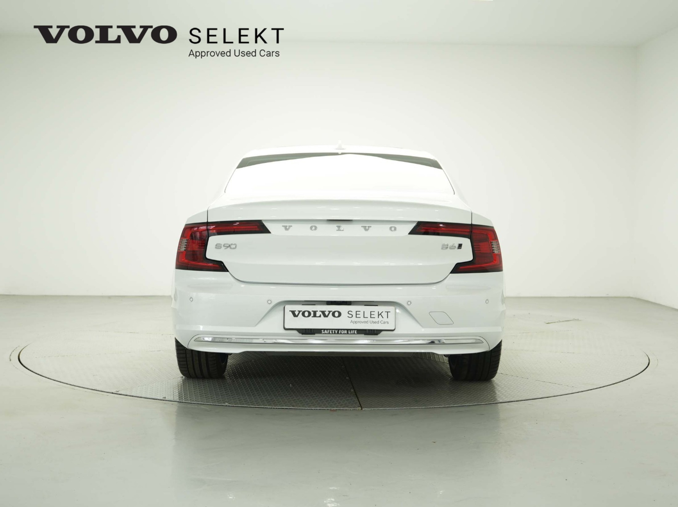 VOLVO S90 2023