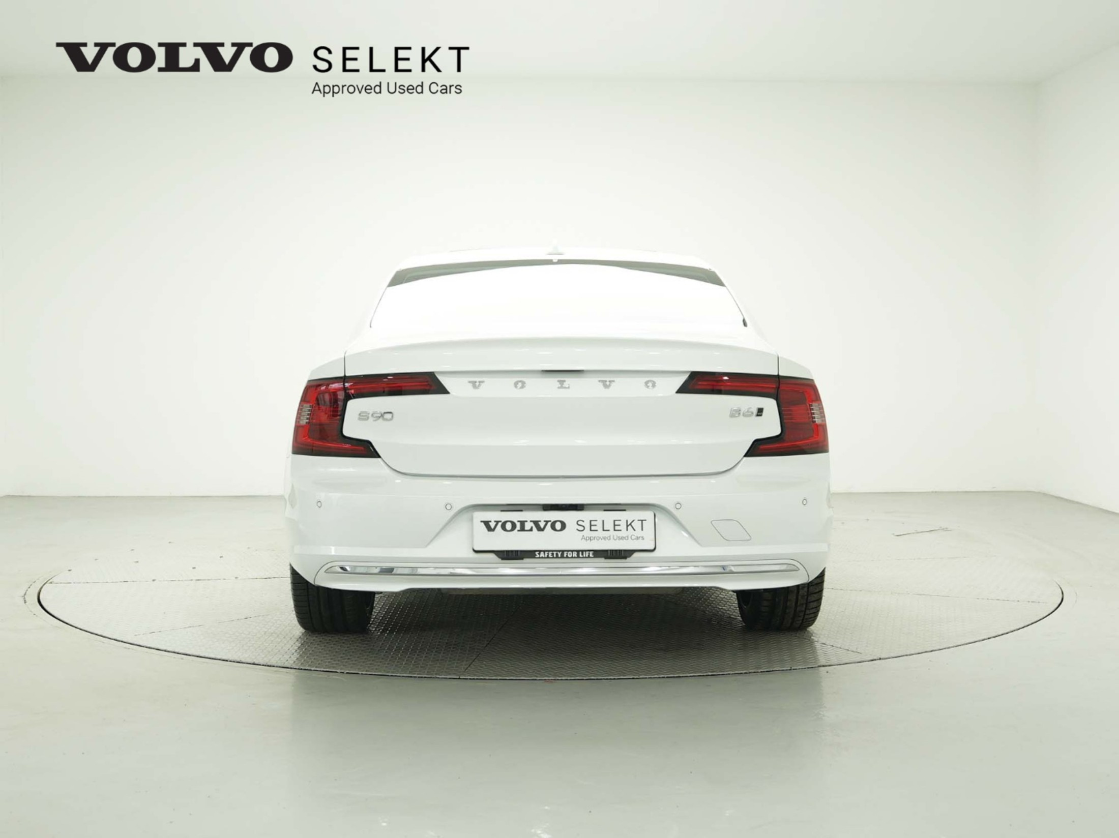 VOLVO S90 2023