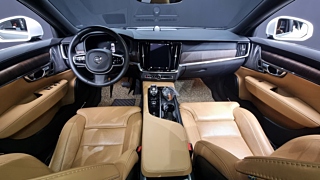 VOLVO S90 2022