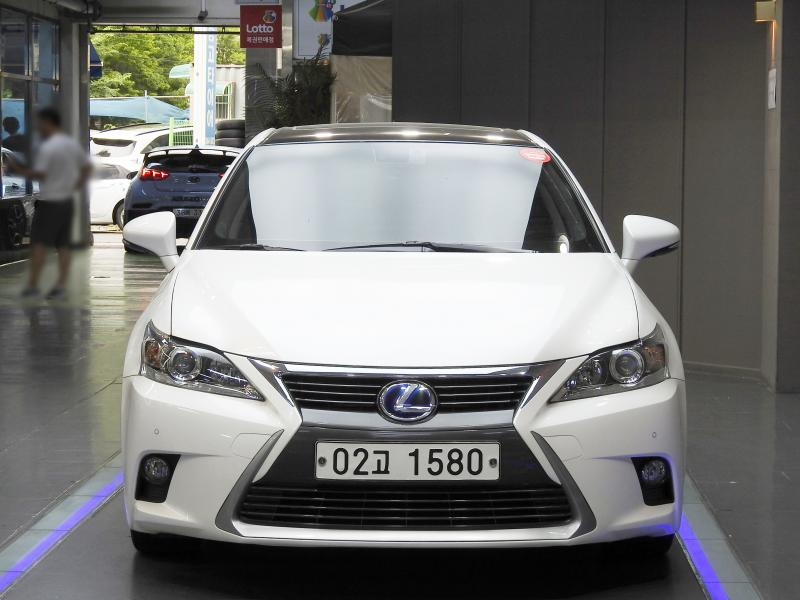 LEXUS CT200H 2017