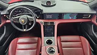 PORSCHE TAYCAN 2020