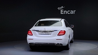 MERCEDES BENZ E-CLASS W213 2017