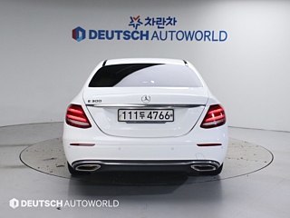 MERCEDES BENZ E-CLASS W213 2019