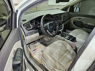 KIA CARNIVAL 2017