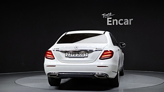 MERCEDES BENZ E-CLASS W213 2020