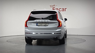 VOLVO XC90 2021