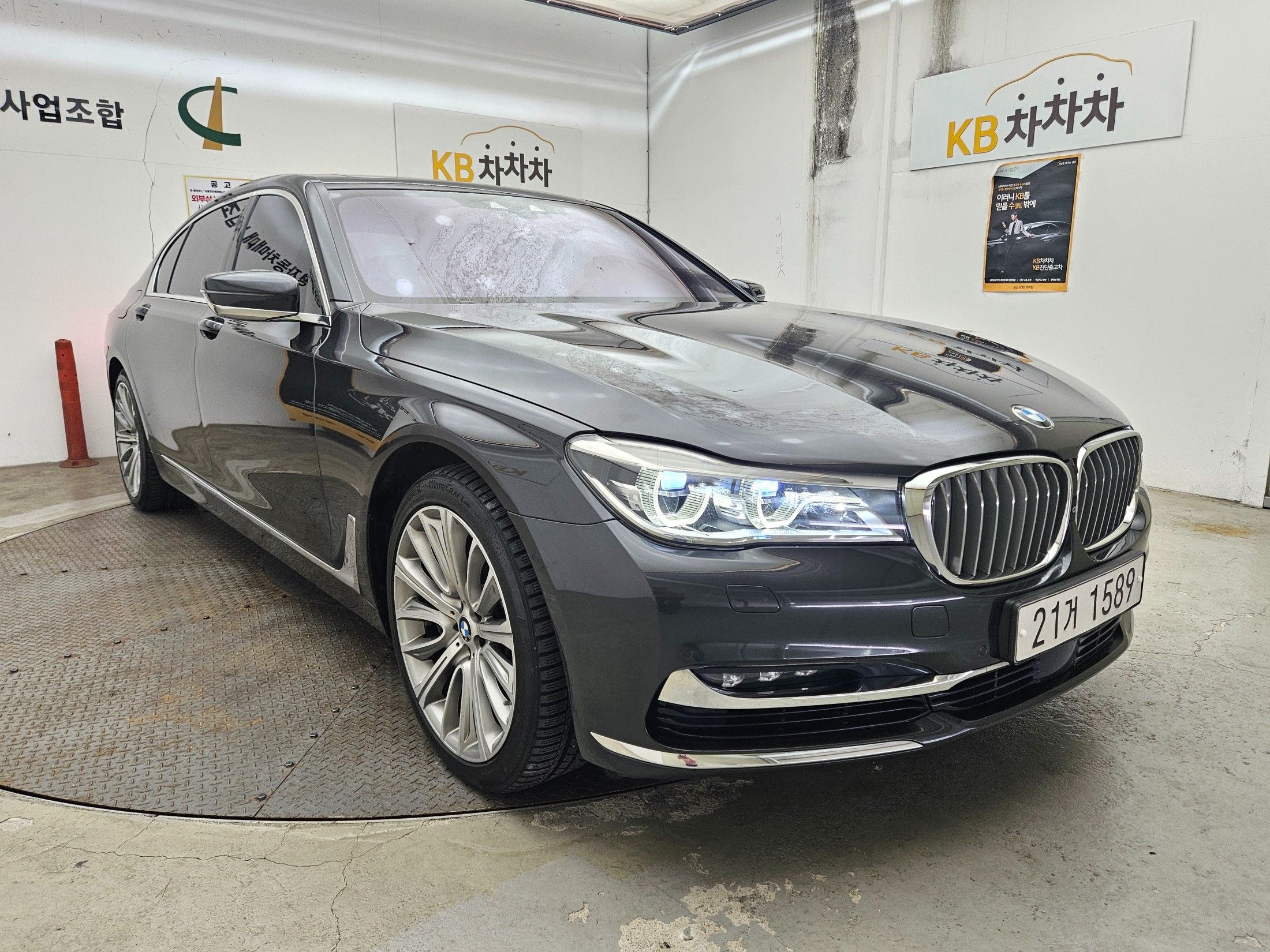 BMW 7-SERIES G11 2016