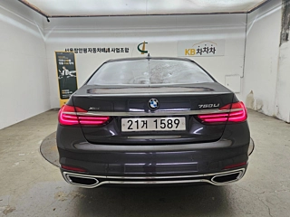 BMW 7-SERIES G11 2016