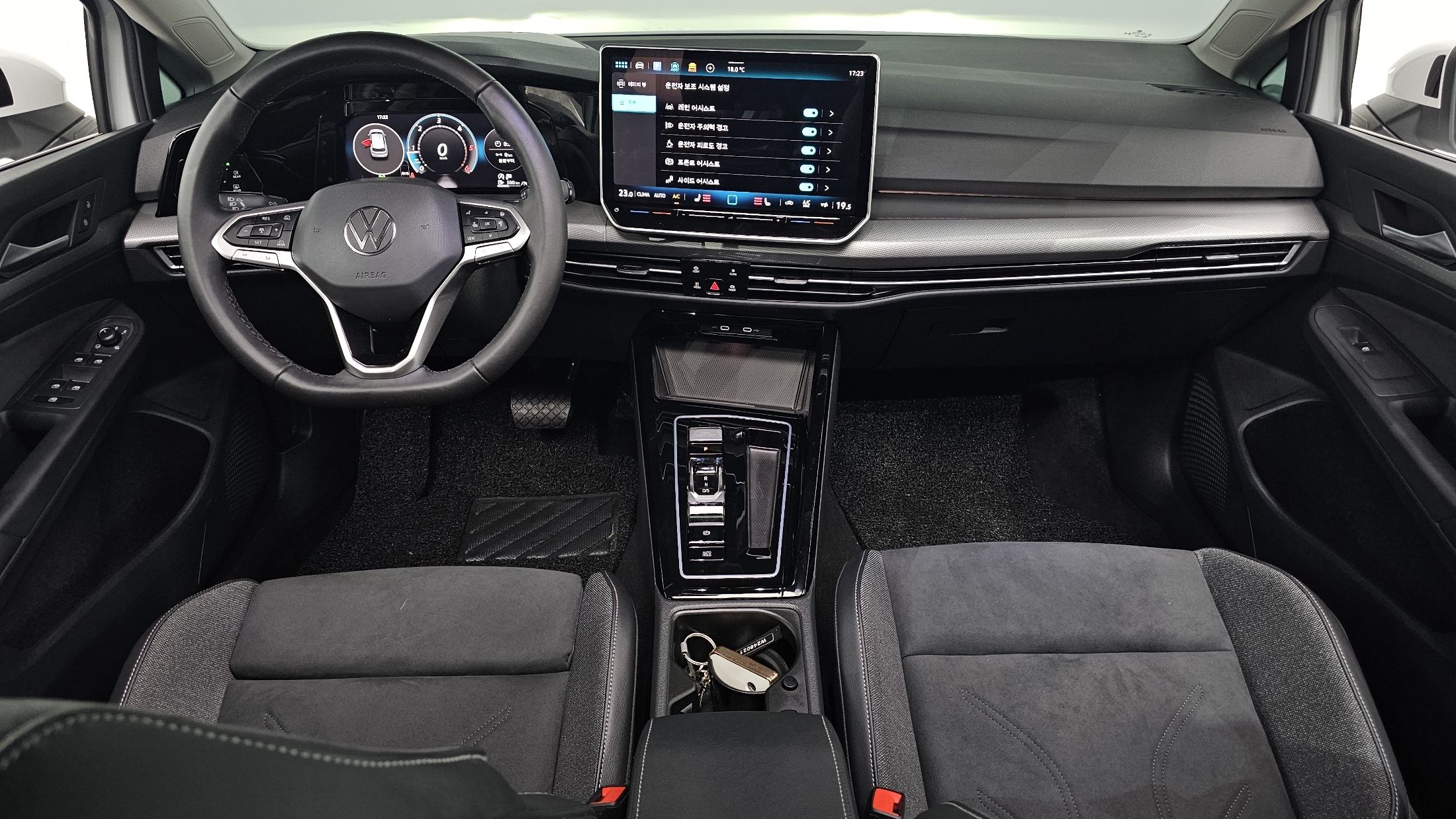 VOLKSWAGEN GOLF 2025