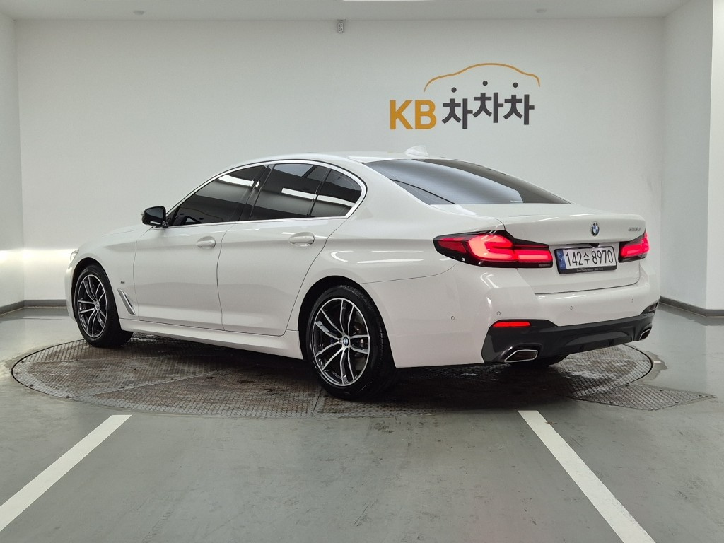 BMW 5-SERIES G30 2022