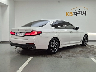BMW 5-SERIES G30 2022