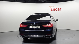 BMW 7-SERIES G11 2017