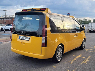 HYUNDAI STARIA 2021