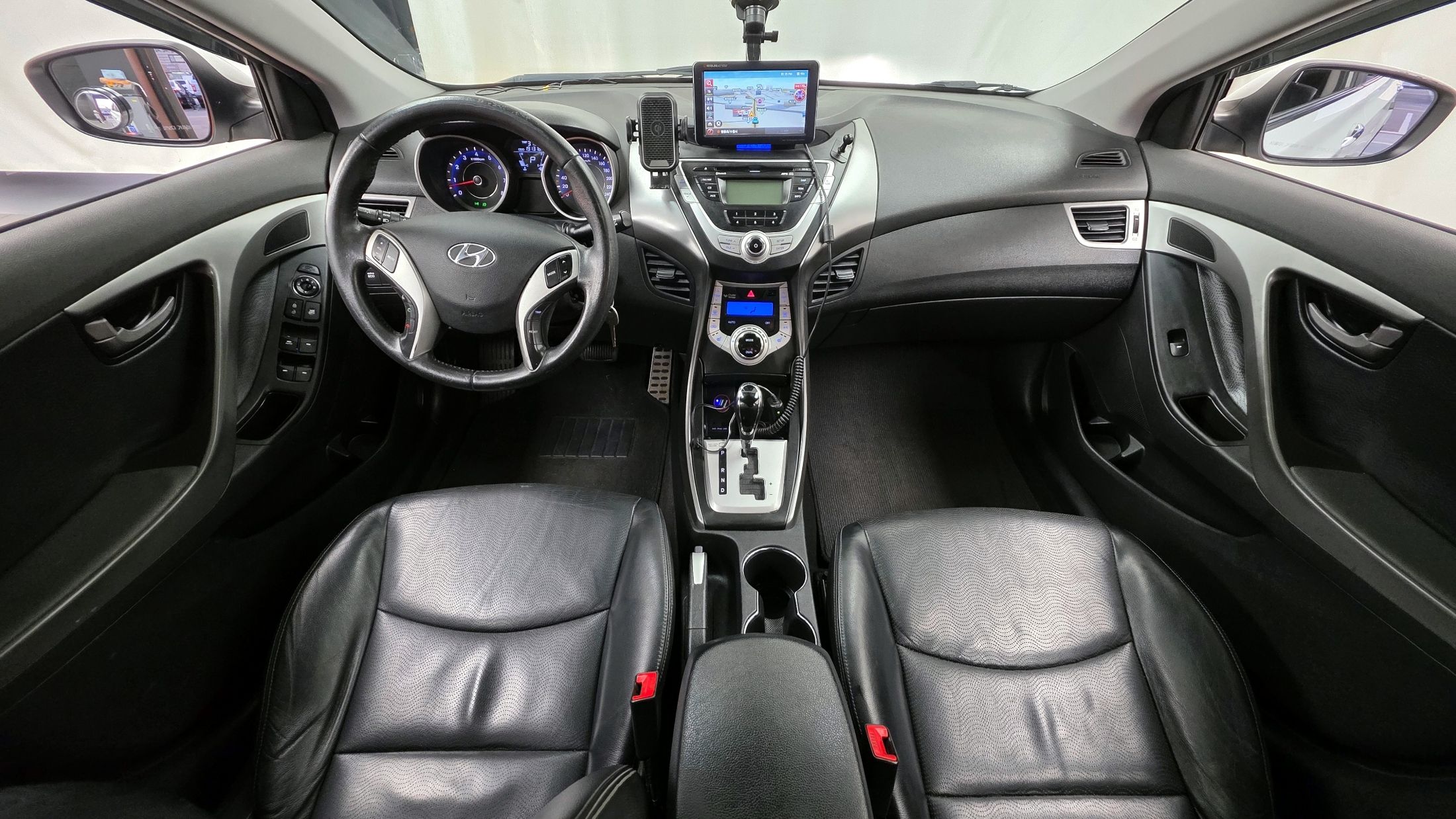 HYUNDAI AVANTE MD 2010