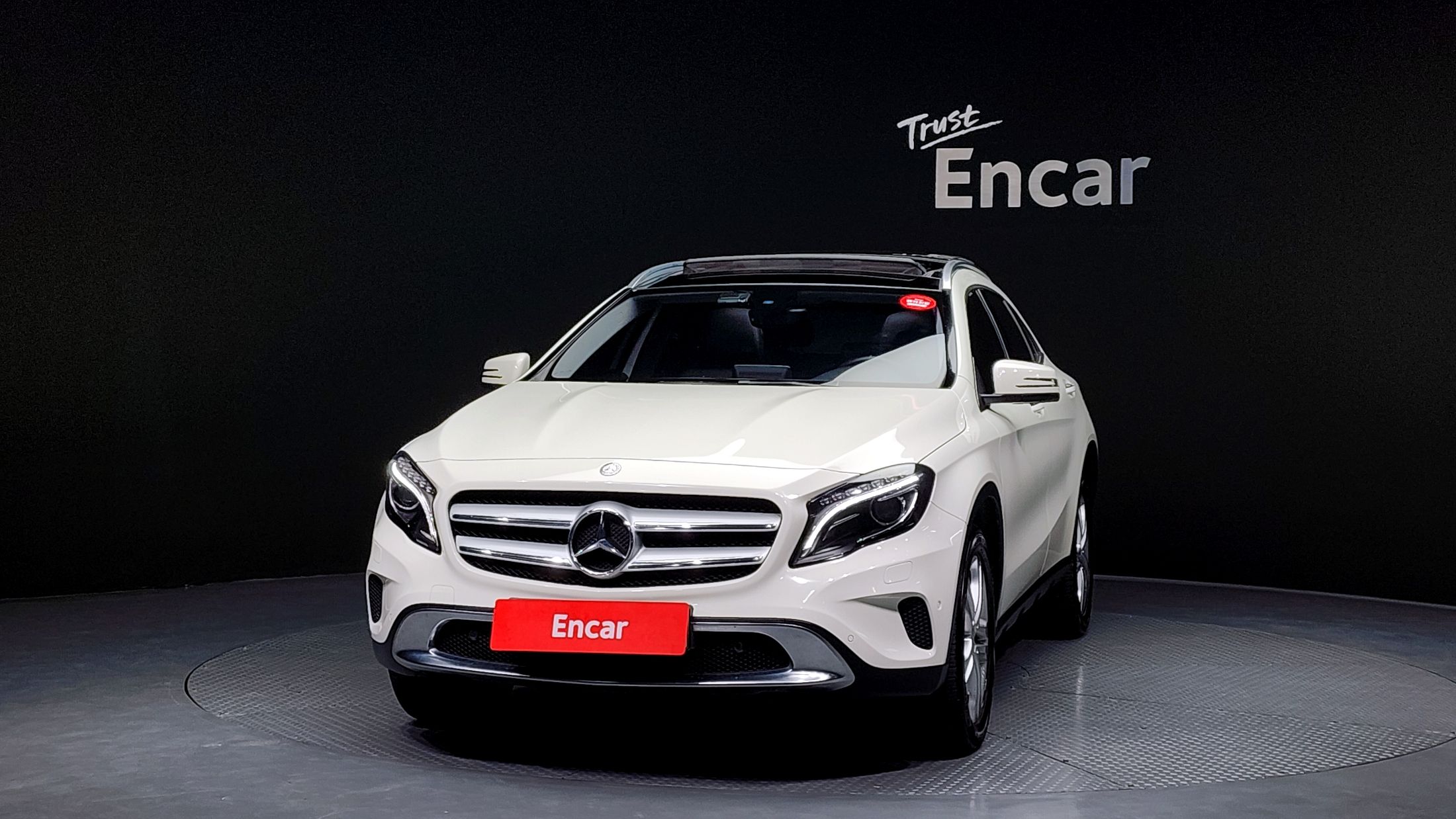 MERCEDES BENZ GLA-CLASS X156 2017