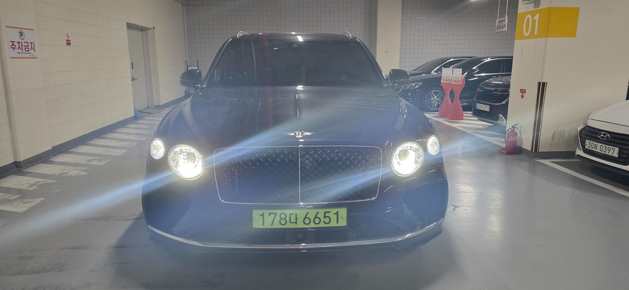 BENTLEY BENTAYGA 2024