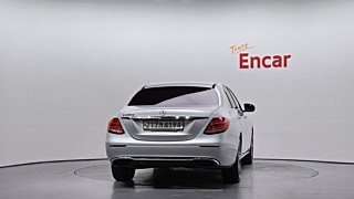 MERCEDES BENZ E-CLASS W213 2017