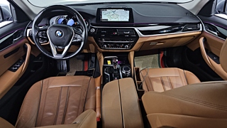 BMW 5-SERIES G30 2017