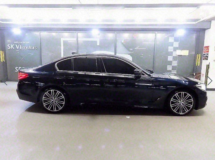 BMW 5-SERIES G30 2019