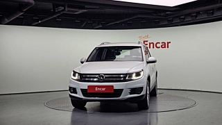 VOLKSWAGEN TIGUAN 2015