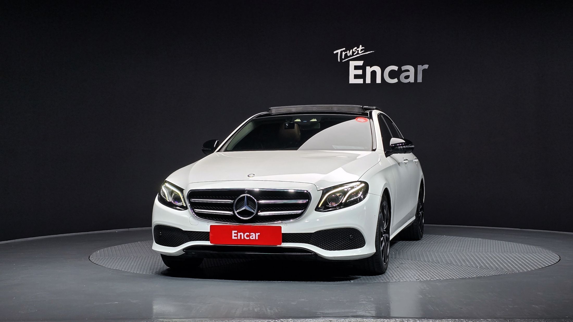 MERCEDES BENZ E-CLASS W213 2016