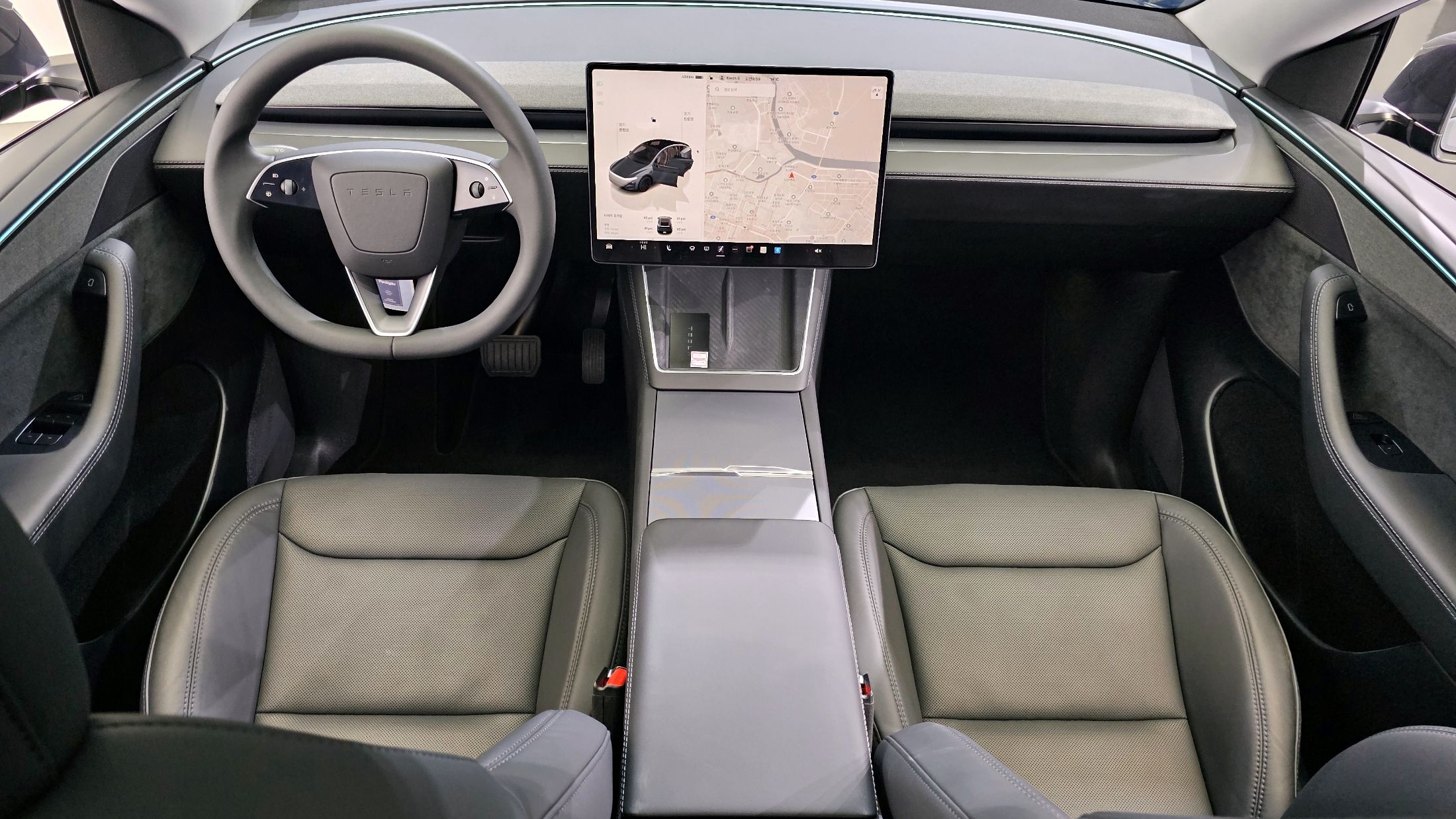 TESLA MODEL Y 2025