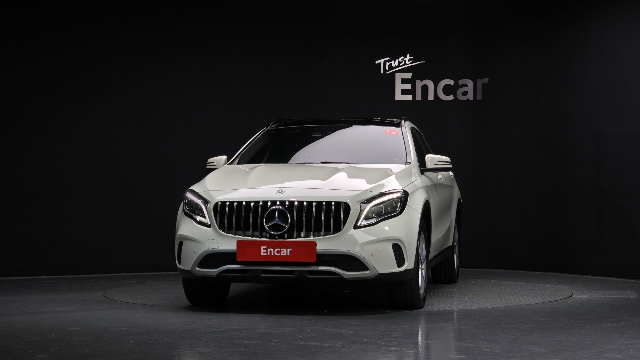 MERCEDES BENZ GLA-CLASS X156 2017