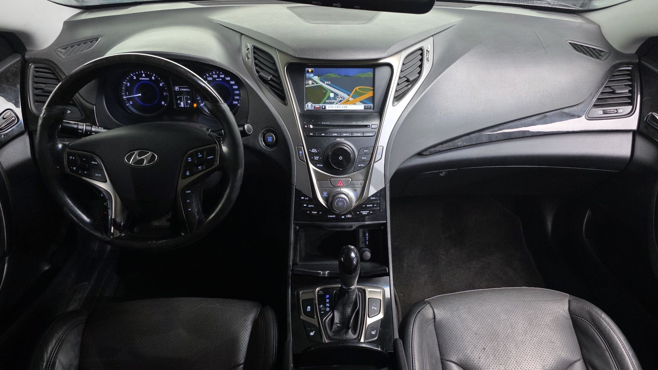 HYUNDAI GRANDEUR HG 2012