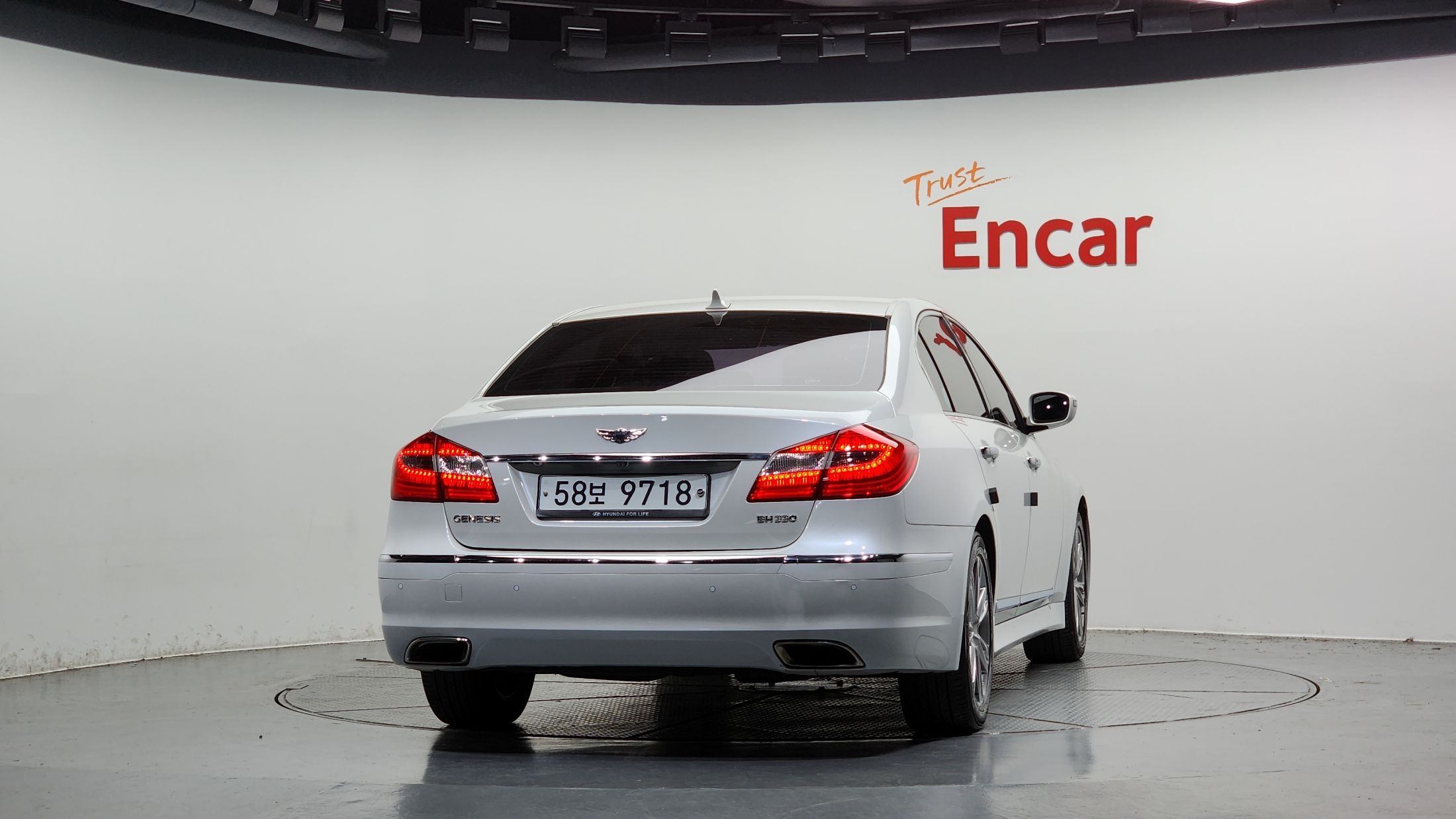 HYUNDAI GENESIS 2012