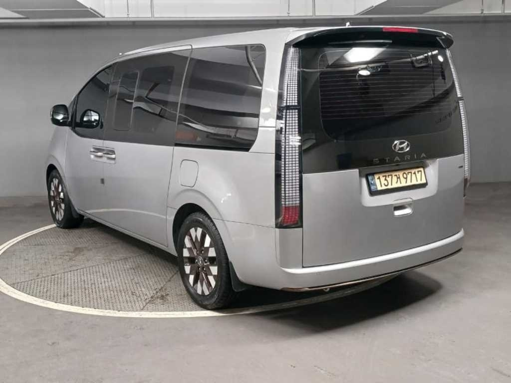 HYUNDAI STARIA 2023