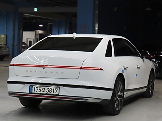 HYUNDAI GRANDEUR HYBRID GN7 2023