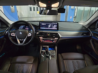 BMW 5-SERIES G30 2022