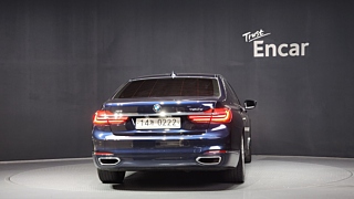 BMW 7-SERIES G11 2016