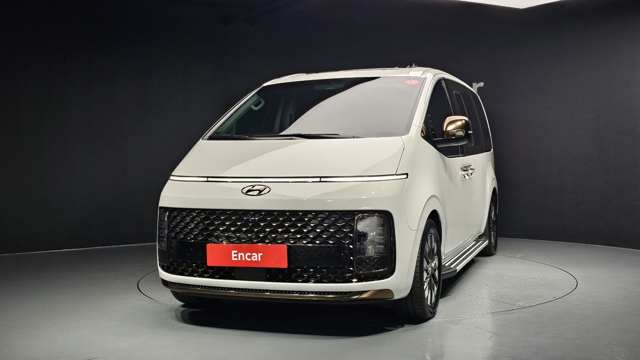 HYUNDAI STARIA 2023