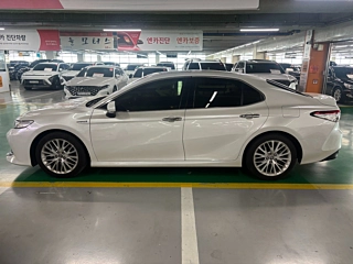 TOYOTA CAMRY XV70 2020