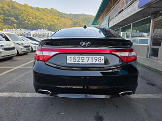 HYUNDAI GRANDEUR HG 2015