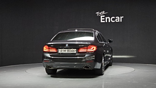 BMW 5-SERIES G30 2017