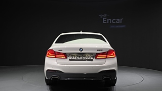 BMW 5-SERIES G30 2019