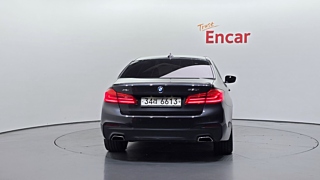 BMW 5-SERIES G30 2017