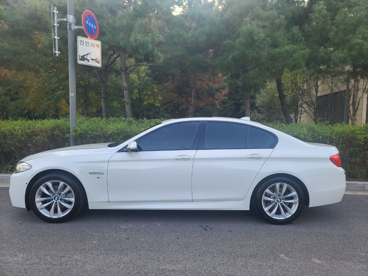BMW 5-SERIES F10 2016