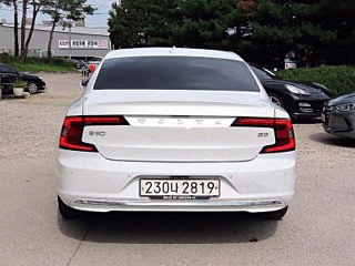 VOLVO S90 2021