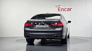 BMW 7-SERIES G11 2016