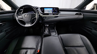 LEXUS ES300H 2019