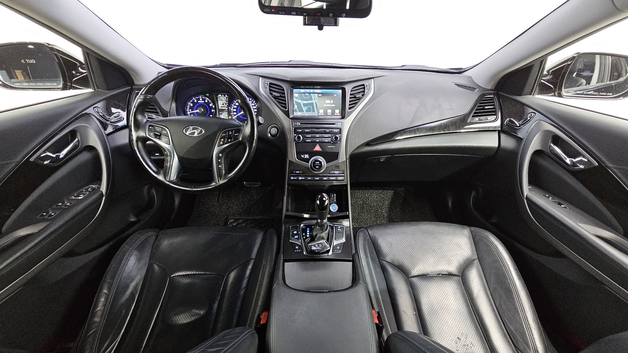 HYUNDAI GRANDEUR HG 2016