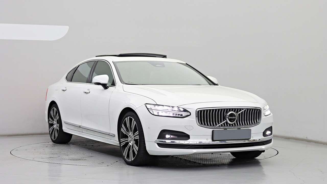 VOLVO S90 2023
