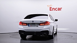 BMW 5-SERIES G30 2017