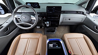 HYUNDAI STARIA 2023